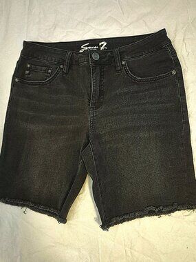 Bermuda Shorts. 7 Seven,,,black denim. size 4.